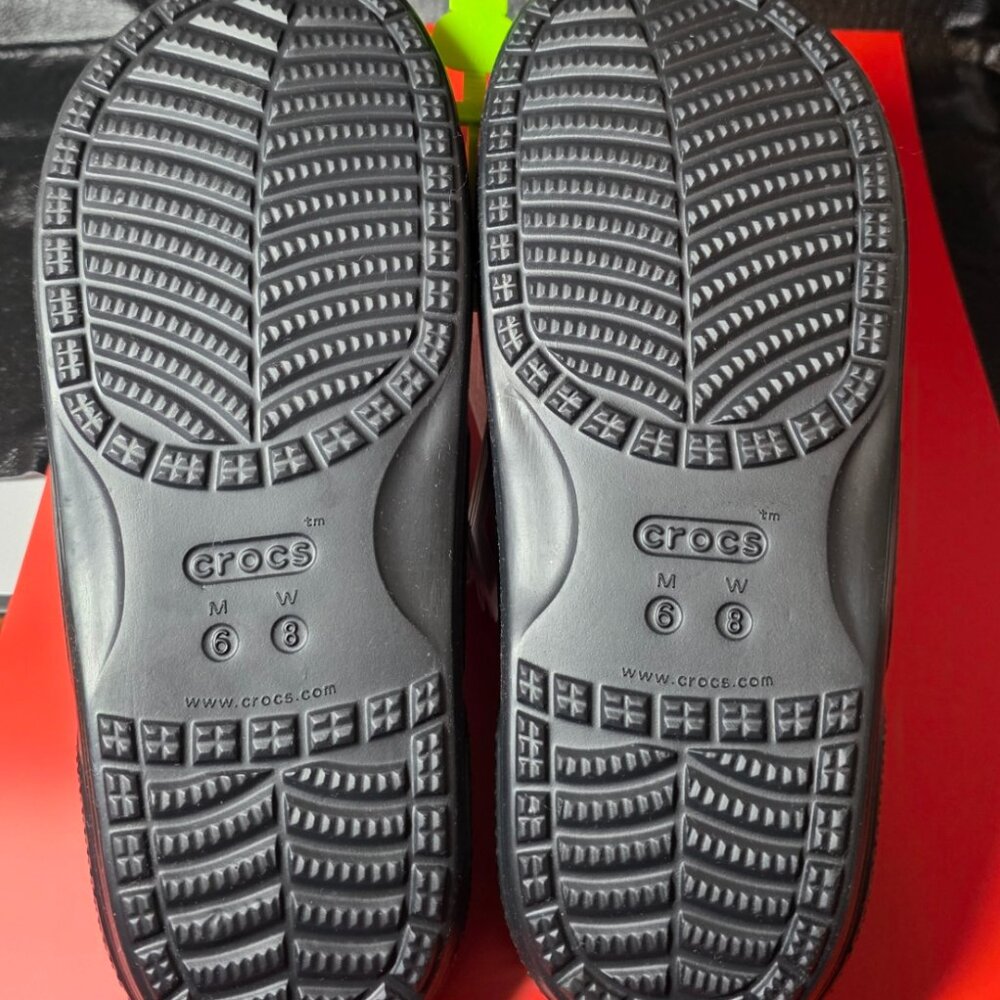 Women's Black w/white hearts Crocs slides - Picture 5 of 7